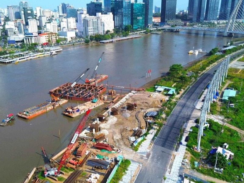 TP.HCM hạ thủy thành công vòm thép cầu đi bộ sông Sài Gòn nặng 3.400 tấn 1 Hạ thủy vòm thép cầu đi bộ nặng 3.400 tấn