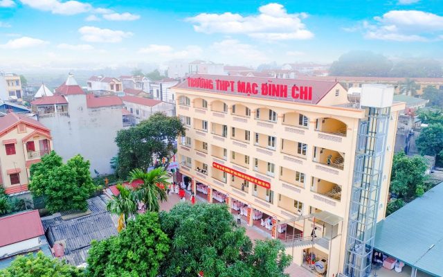 Trường THPT Mạc Đĩnh Chi tại Hà Nội, nơi xảy ra vụ nam sinh hành hung cô giáo ngày 19/10/2026