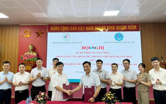Bệnh viện Chương Mỹ ký kết hợp tác với trạm y tế