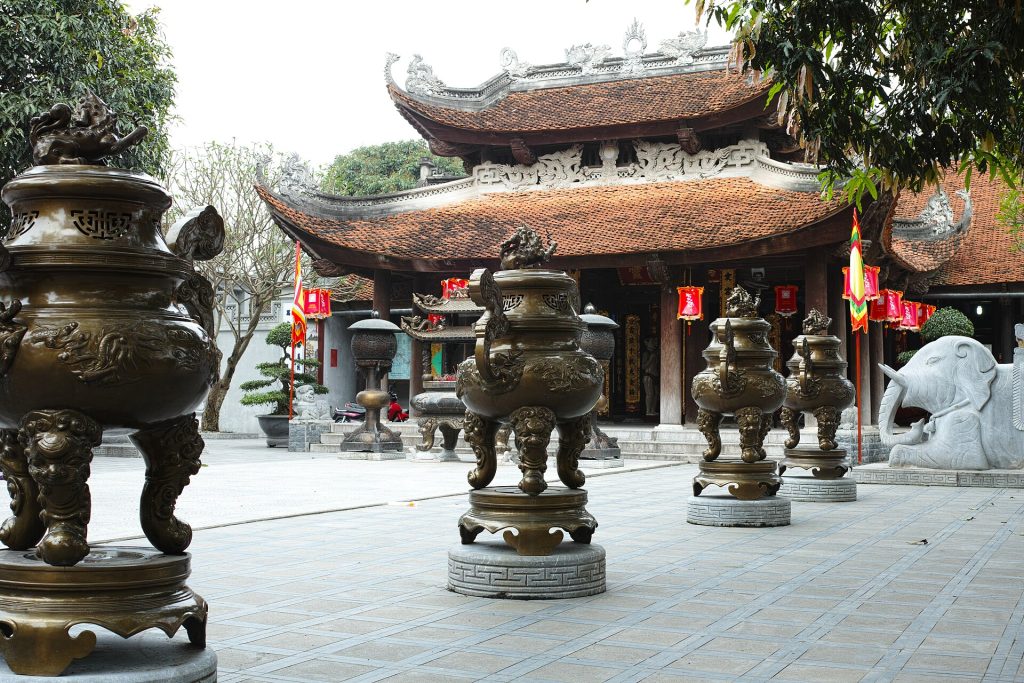 Đền Đô Bắc Ninh, điểm tham quan văn hóa trong những ngày thu.